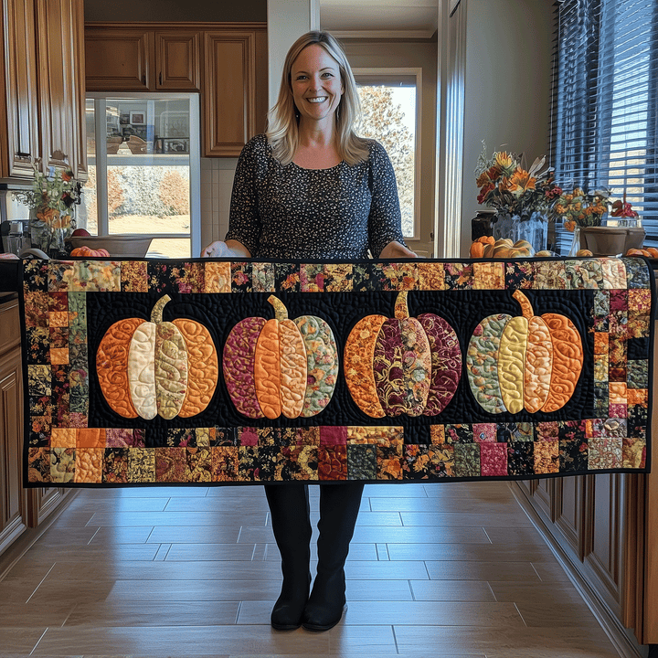 Quilted Table Runner – Pumpkin Design NCU0VT37