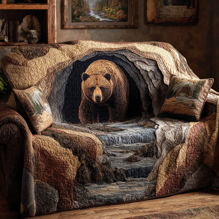 Quilted sofa cover with canyon bear – Louise London