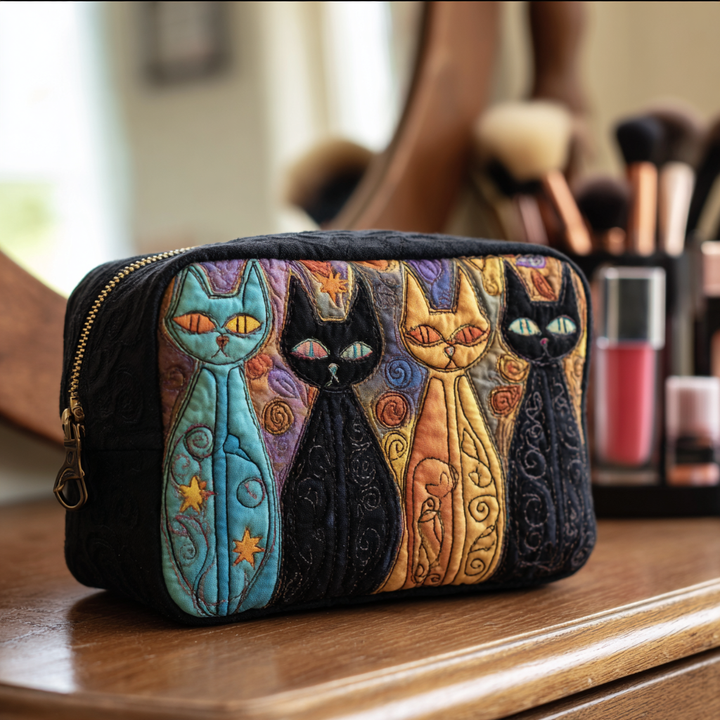 Cat Dreams quilted makeup bag – Louise London