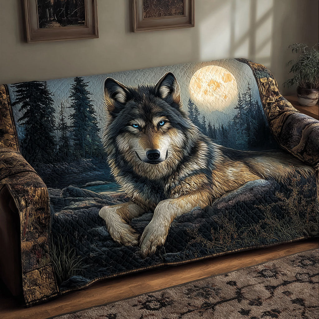 Quilted Sofa Cover with Wolf