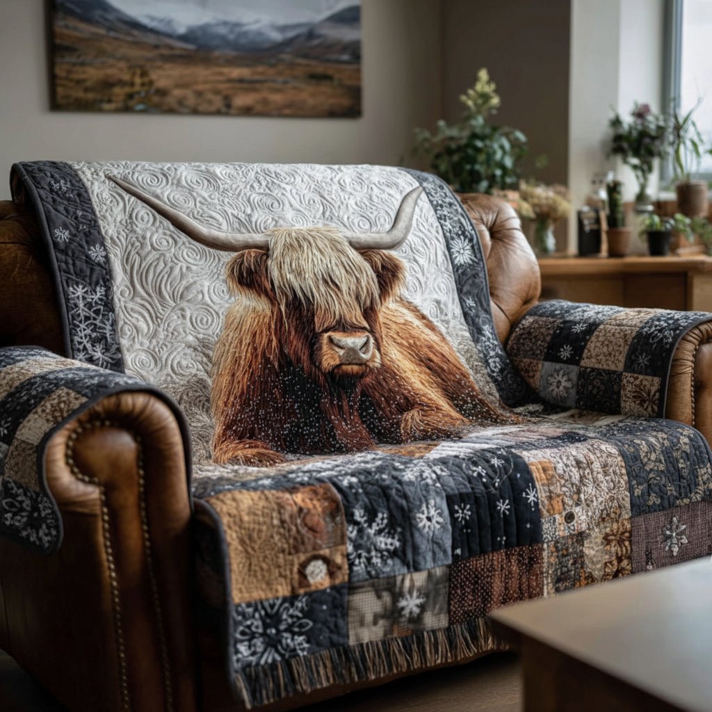 Quilted sofa cover with Highland cow – Louise London